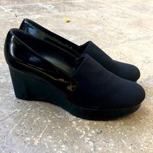 Stuart Weitzman wedge closed toe shoe size 7.5